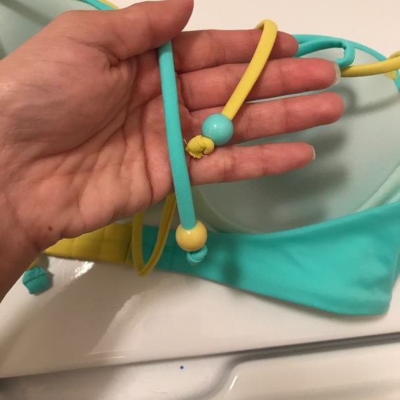 💧Victoria's Secret getaway halter💧 - Picture 3 of 7